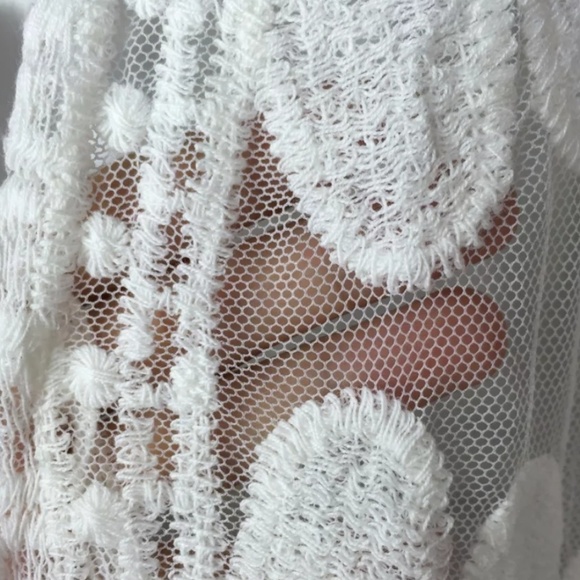 ONE LEFT! ▫️Lace Floral Kimono. - Picture 5 of 7